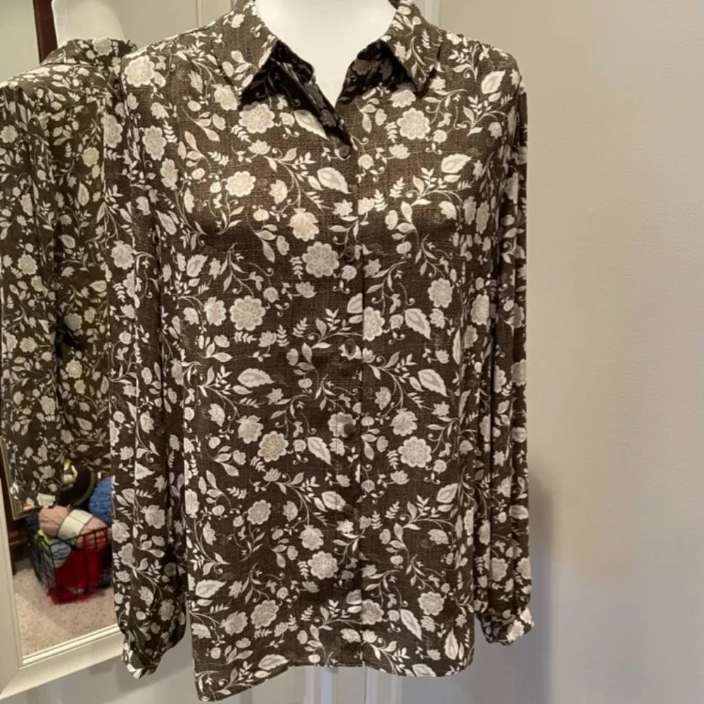 NYDJ Long Sleeve Button Blouse - M - Picture 2 of 9